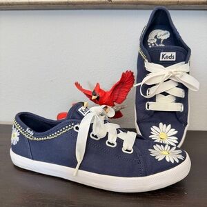 Keds Tennis shoes Women’s Girls Embroidered Daisies Kickstart sz 5 EUC